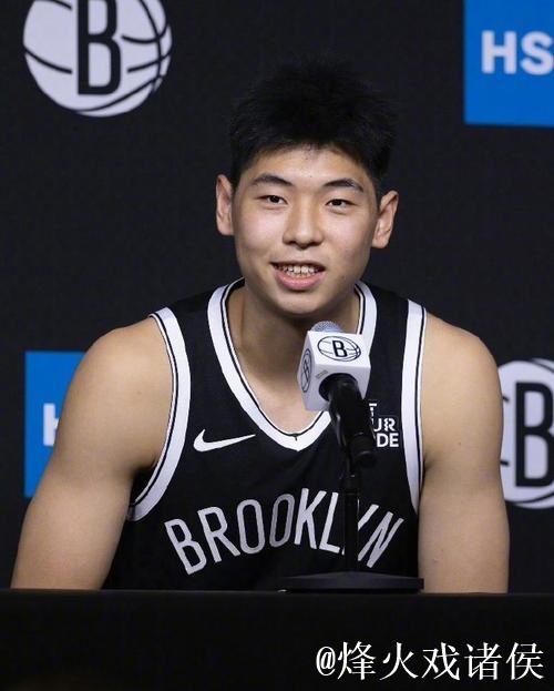 崔永熙谈在篮网训练感受：施罗德西蒙斯人不错